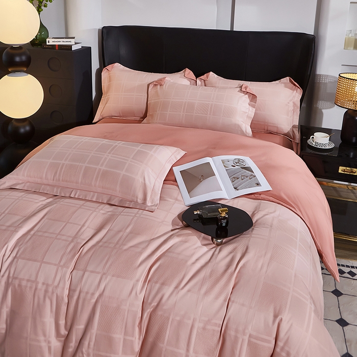 91家纺网 家纺一手货源 找家纺 雲归梦 2024新款全棉提花活性高支密轻奢四件套 大方格-樱花粉