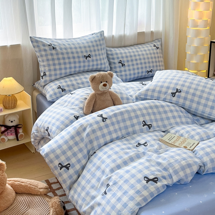 91家纺网 家纺一手货源 找家纺 雅居纺 2024新款全棉印花四件套 蓝格子蝴蝶结