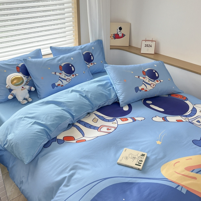 91家纺网 家纺一手货源 找家纺 孩子王 2025新款亲肤活性大版纯棉专版太空人卡通学生儿童宿舍四件套系列 遨游太空