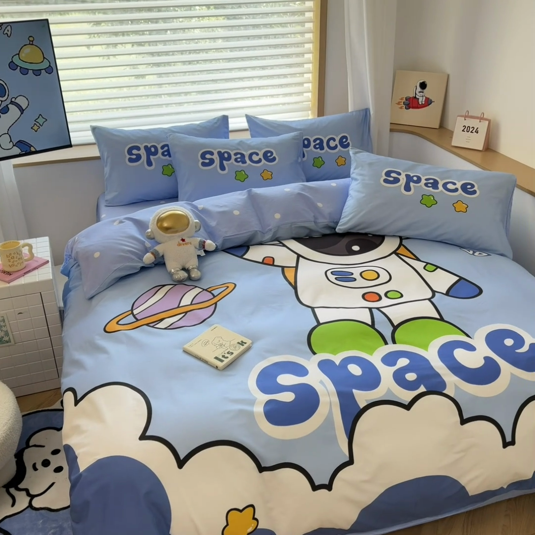 91家纺网 家纺一手货源 找家纺 孩子王 2025新款亲肤活性大版纯棉专版太空人卡通学生儿童宿舍四件套系列 太空星球