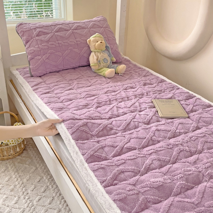 91家纺网 家纺一手货源 找家纺 米柳家纺 2024新款塔芙绒夹棉垫子 紫色