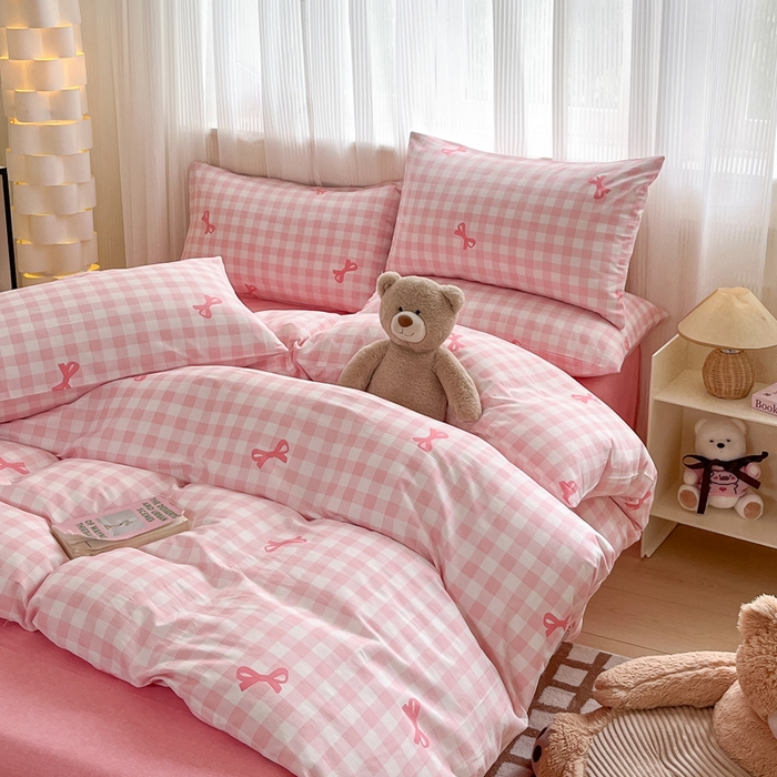 91家纺网 家纺一手货源 找家纺 雅居纺 2024新款全棉印花四件套 粉格子蝴蝶结