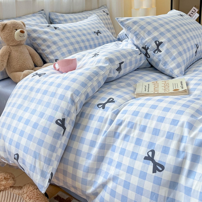 91家纺网 家纺一手货源 找家纺 雅居纺 2024新款全棉印花四件套 蓝格子蝴蝶结