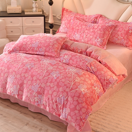 91家纺网 家纺一手货源 找家纺 （总）磨毛世家家纺 2025高克重防静电水晶绒雕花绒宝宝绒印花单品被套