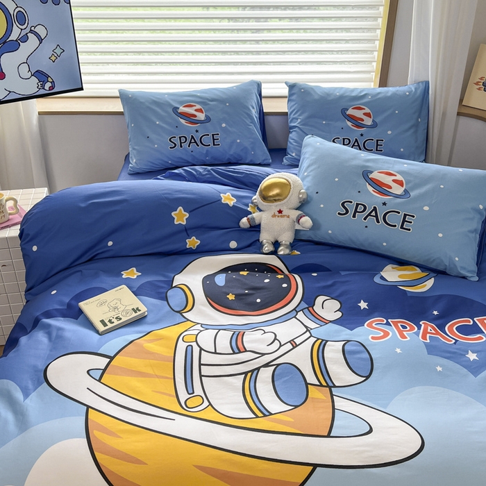 91家纺网 家纺一手货源 找家纺 孩子王 2025新款亲肤活性大版纯棉专版太空人卡通学生儿童宿舍四件套系列 太空旅行