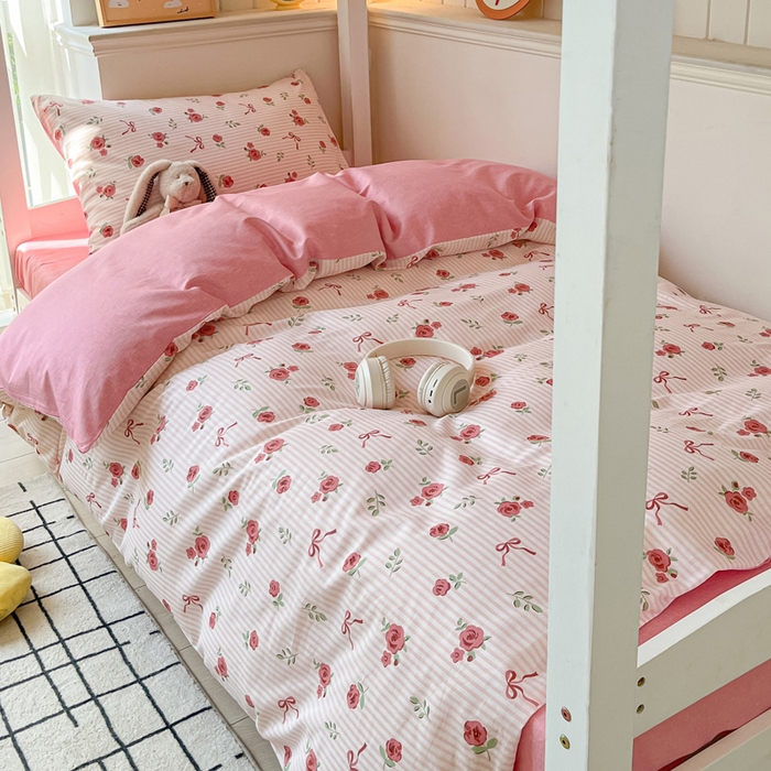 91家纺网 家纺一手货源 找家纺 雅居纺 2024新款全棉印花学生季套件 粉色浪漫