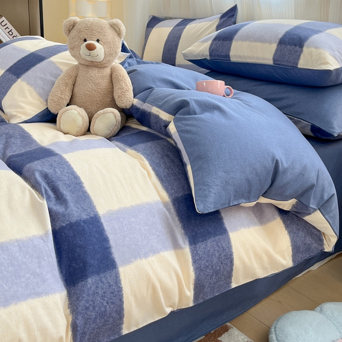 91家纺网 家纺一手货源 找家纺 雅居纺 2024新款全棉印花四件套 复古格子蓝