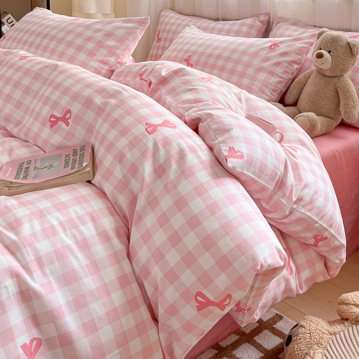 91家纺网 家纺一手货源 找家纺 雅居纺 2024新款全棉印花四件套 粉格子蝴蝶结