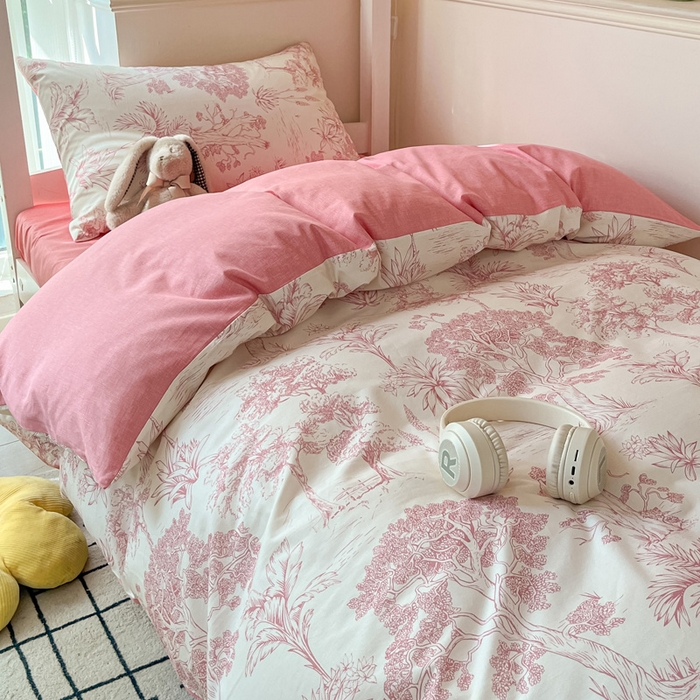 91家纺网 家纺一手货源 找家纺 雅居纺 2024新款全棉印花学生季套件 粉色花园