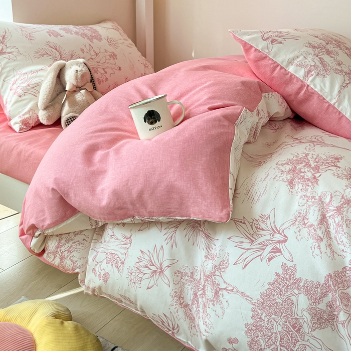 91家纺网 家纺一手货源 找家纺 雅居纺 2024新款全棉印花学生季套件 粉色花园