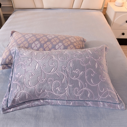 91家纺网 家纺一手货源 找家纺 （总）磨毛世家家纺 2025高克重防静电水晶绒雕花绒宝宝绒印花单品枕套