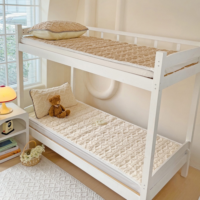 91家纺网 家纺一手货源 找家纺 米柳家纺 2024新款塔芙绒夹棉垫子 米色