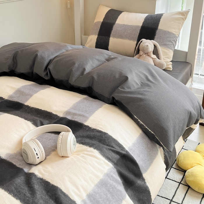 91家纺网 家纺一手货源 找家纺 雅居纺 2024新款全棉印花学生季套件 复古格子灰