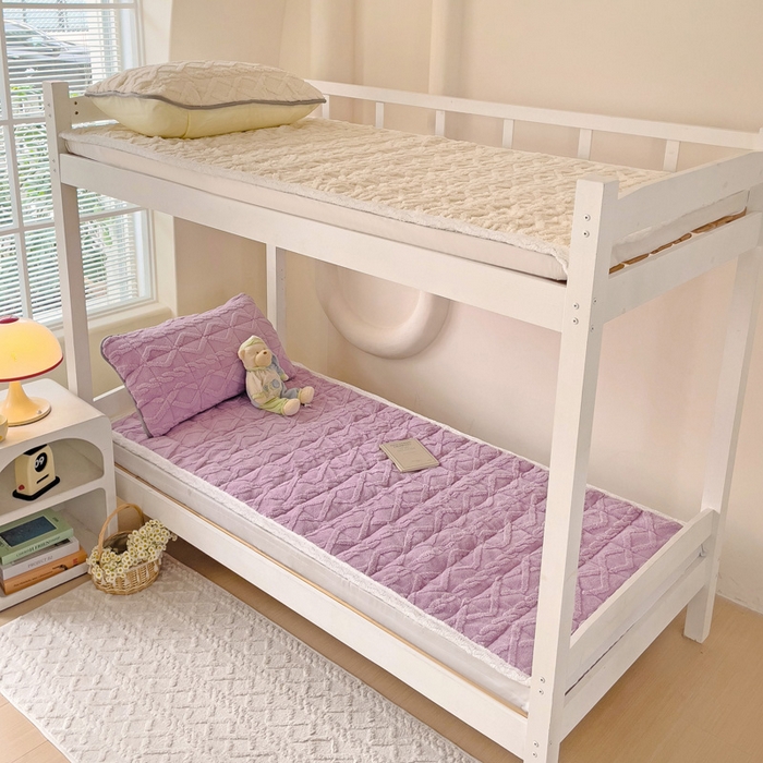 91家纺网 家纺一手货源 找家纺 米柳家纺 2024新款塔芙绒夹棉垫子 紫色