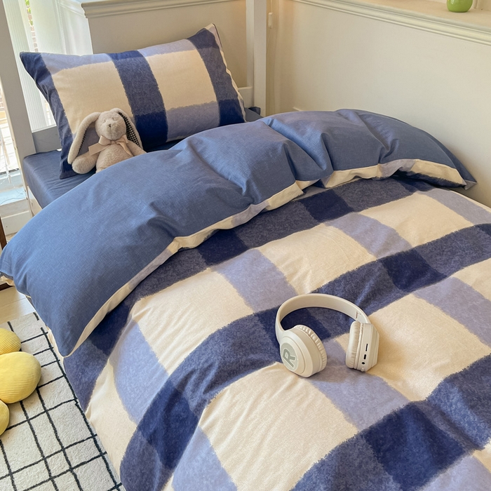 91家纺网 家纺一手货源 找家纺 雅居纺 2024新款全棉印花学生季套件 复古格子蓝