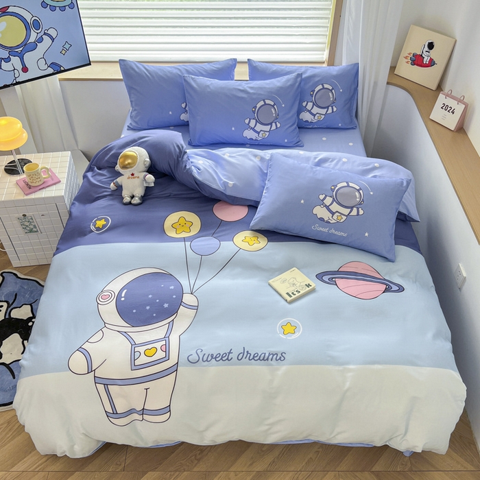 91家纺网 家纺一手货源 找家纺 孩子王 2025新款亲肤活性大版纯棉专版太空人卡通学生儿童宿舍四件套系列 快乐星球