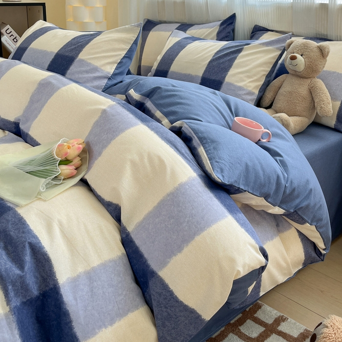 91家纺网 家纺一手货源 找家纺 雅居纺 2024新款全棉印花四件套 复古格子蓝