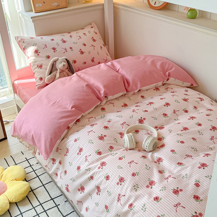 91家纺网 家纺一手货源 找家纺 雅居纺 2024新款全棉印花学生季套件 粉色浪漫