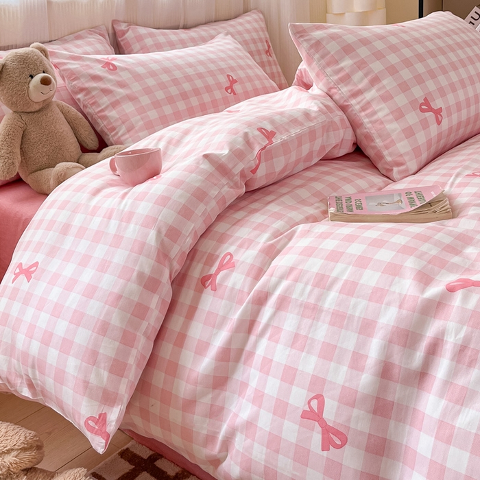 91家纺网 家纺一手货源 找家纺 雅居纺 2024新款全棉印花四件套 粉格子蝴蝶结