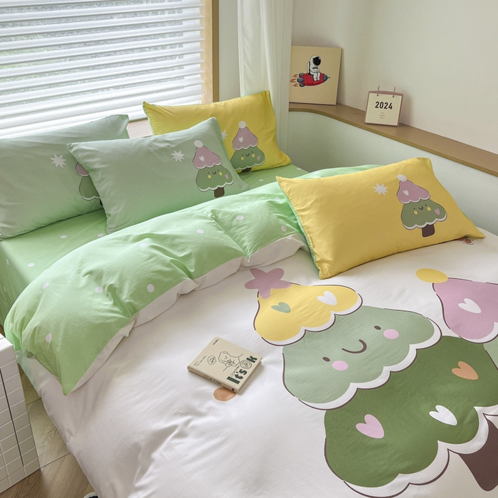 91家纺网 家纺一手货源 找家纺 孩子王 2025新款亲肤活性大版纯棉专版太空人卡通学生儿童宿舍四件套系列 发财树