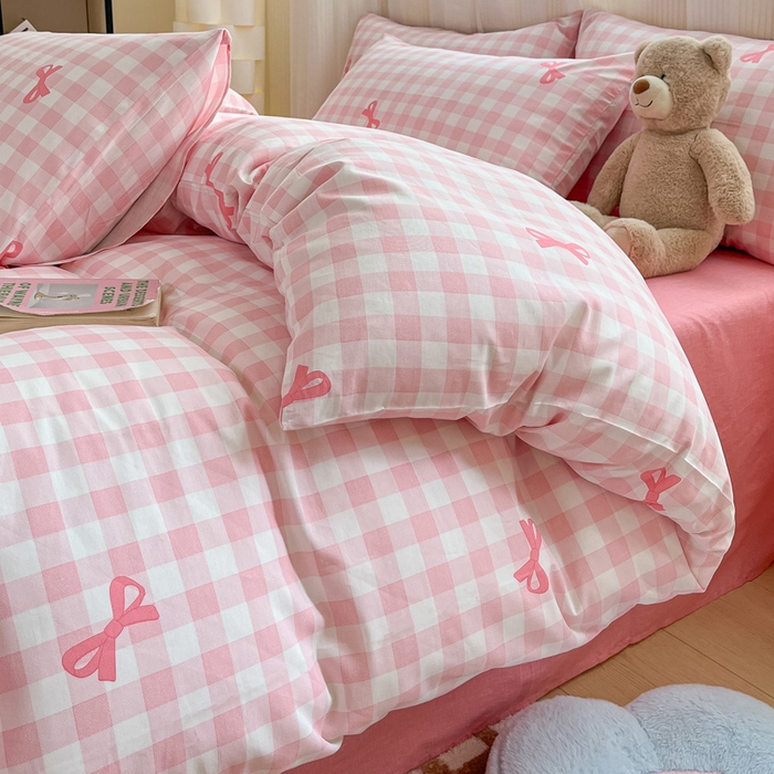 91家纺网 家纺一手货源 找家纺 雅居纺 2024新款全棉印花四件套 粉格子蝴蝶结