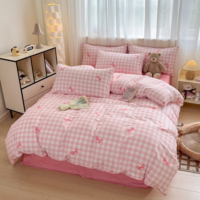 91家纺网 家纺一手货源 找家纺 雅居纺 2024新款全棉印花四件套 粉格子蝴蝶结