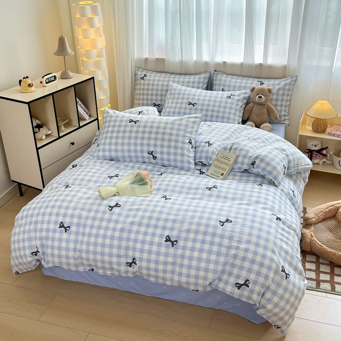 91家纺网 家纺一手货源 找家纺 雅居纺 2024新款全棉印花四件套 蓝格子蝴蝶结