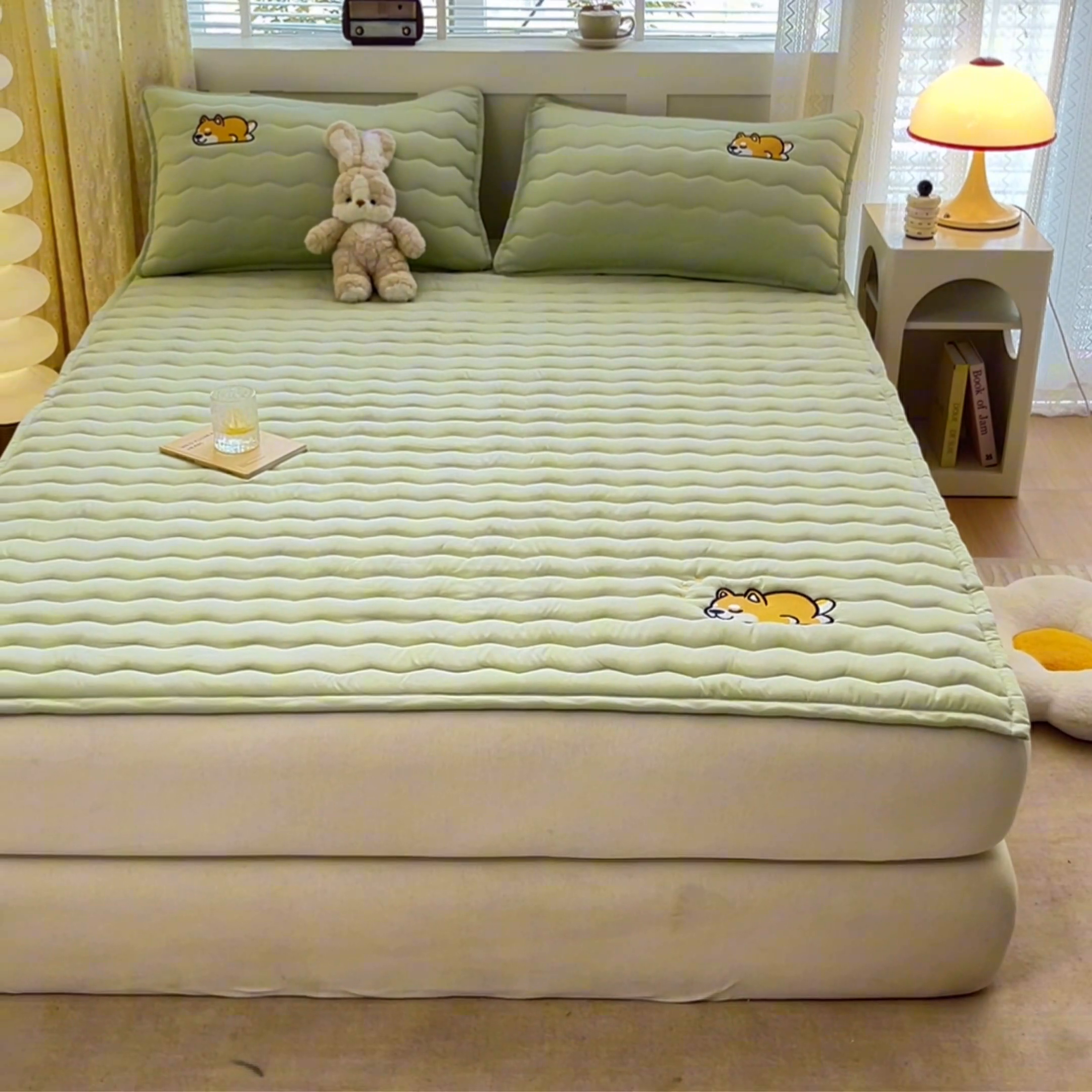 91家纺网 家纺一手货源 找家纺 恋绒家纺 2025新款刺绣款床褥床护垫绣花床垫 柯基KJ-薄荷绿