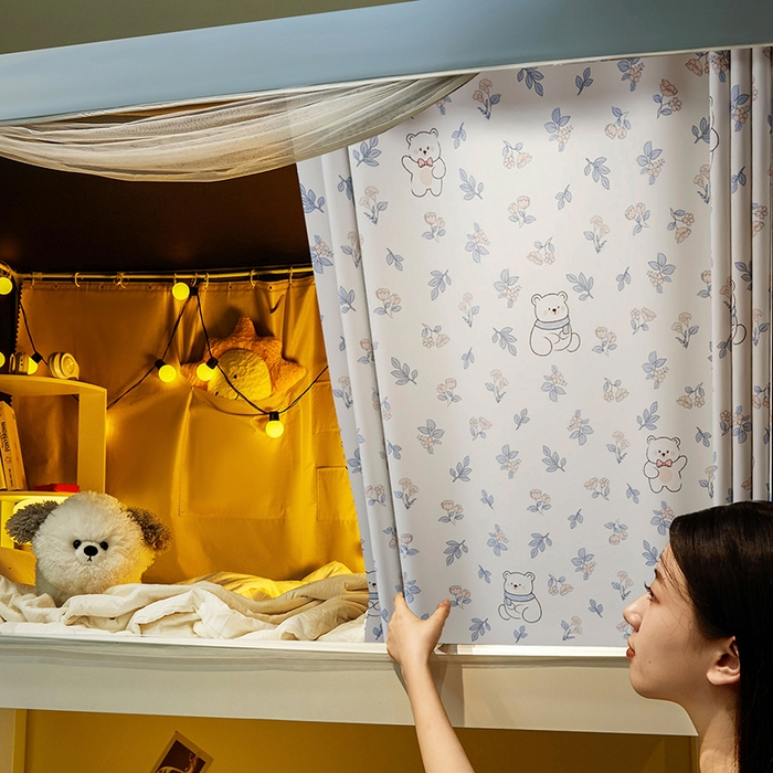 91家纺网 家纺一手货源 找家纺 2024新款学生宿舍强遮光坐床蚊帐 蓝色-花朵小熊