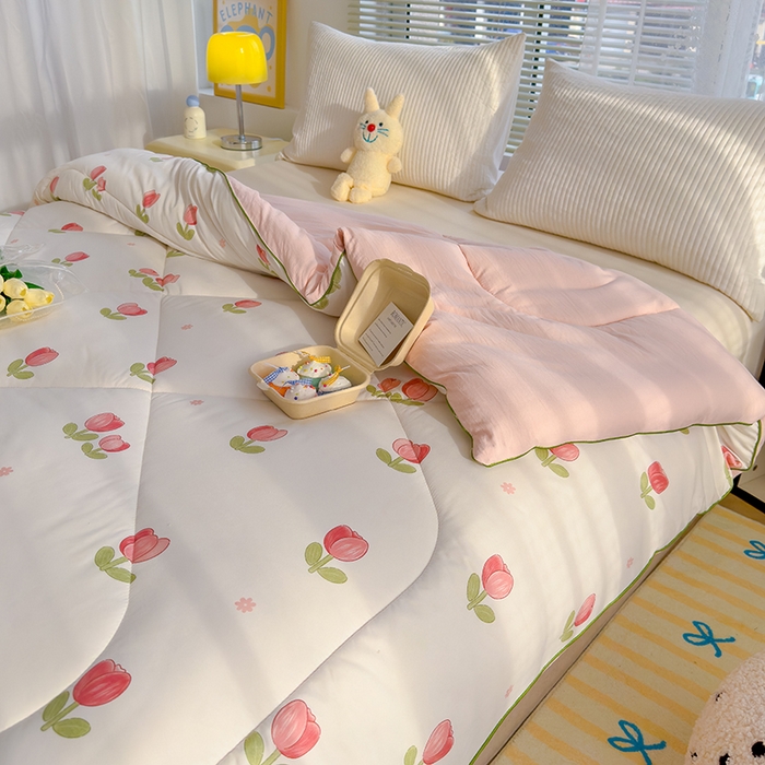 91家纺网 家纺一手货源 找家纺 迪乐妮家居 2024新款亲肤水洗棉印花春秋被 郁金香