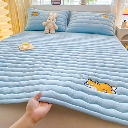 91家纺网 家纺一手货源 找家纺 （总）恋绒家纺 2025新款刺绣款床褥床护垫绣花床垫