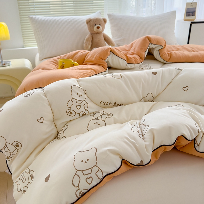 91家纺网 家纺一手货源 找家纺 卡派 2024新款亲肤水洗棉印花春秋被 爱心小熊