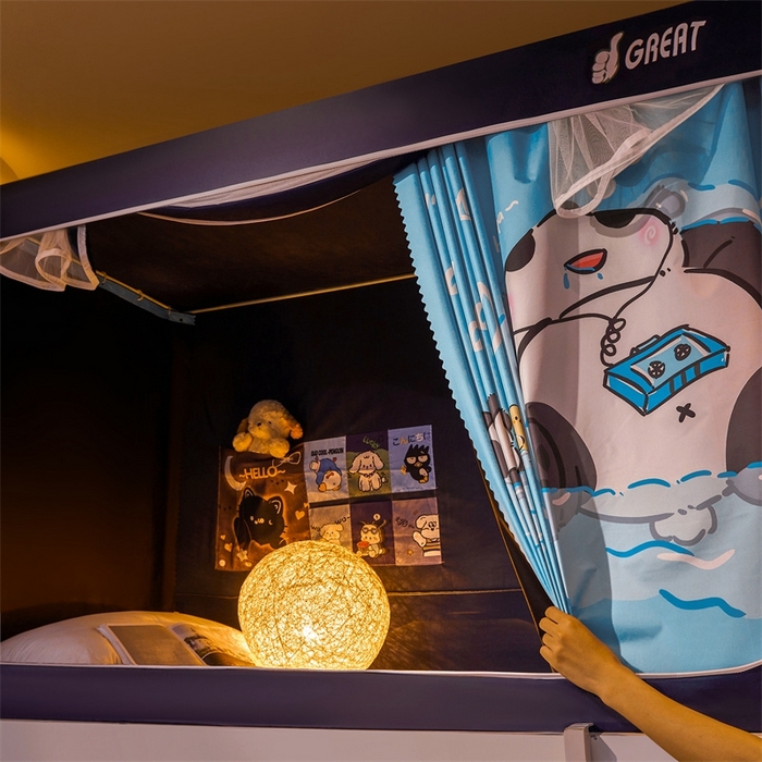 91家纺网 家纺一手货源 找家纺 迪凡保罗蚊帐 2025新款2416纳米环保加厚强遮光大版数码印花学生蚊帐（自带靠墙帘） 游泳熊猫