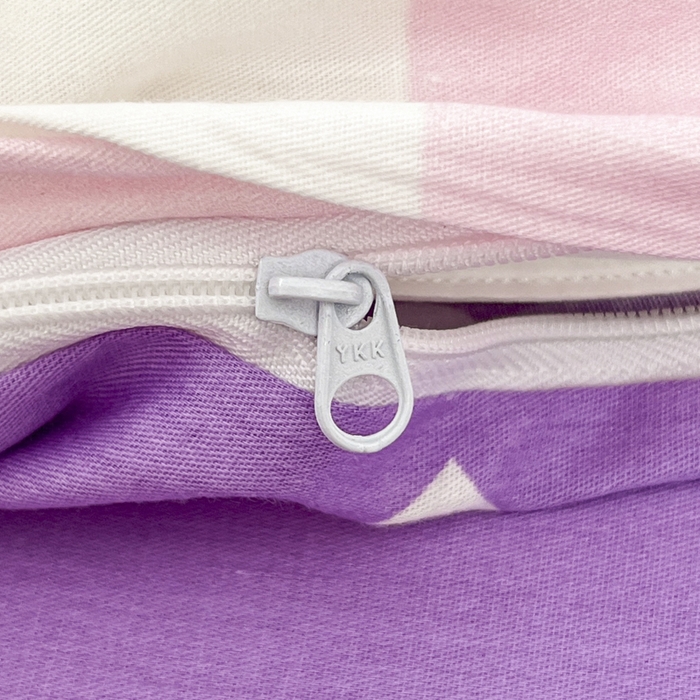 91家纺网 家纺一手货源 找家纺 暮思家居 2024新款正版授权三丽鸥大阪全棉数码印花纯棉四件套 大版-格子库洛米