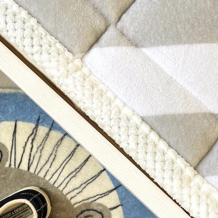 91家纺网 家纺一手货源 找家纺 米帛家纺 2024新款三丽鸥牛奶绒学生软垫 爆米花帕恰狗