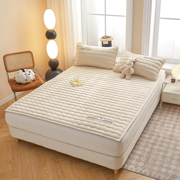 91家纺网 家纺一手货源 找家纺 恋绒家纺 2025新款刺绣款床褥床护垫绣花床垫 mini-奶油杏