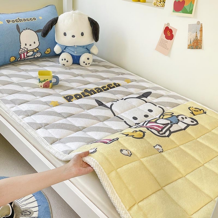 91家纺网 家纺一手货源 找家纺 米帛家纺 2024新款三丽鸥牛奶绒学生软垫 爆米花帕恰狗