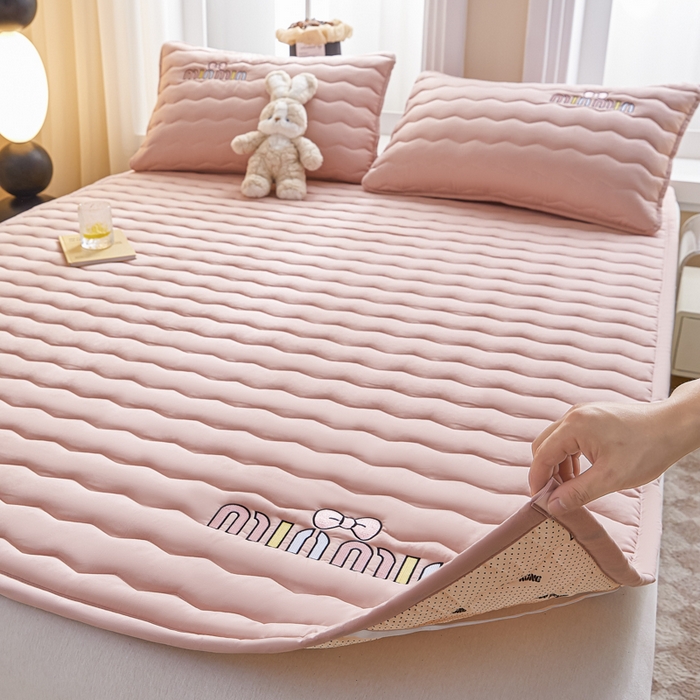 91家纺网 家纺一手货源 找家纺 恋绒家纺 2025新款刺绣款床褥床护垫绣花床垫 mini-湘妃玉