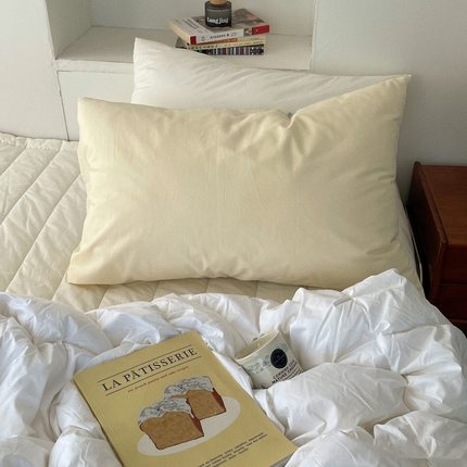 91家纺网 家纺一手货源 找家纺 蜜宿 2024新款纯色条纹双拼枕套 米色蓝条