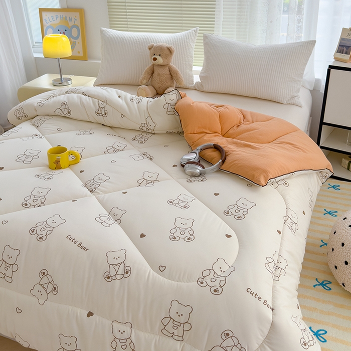 91家纺网 家纺一手货源 找家纺 卡派 2024新款亲肤水洗棉印花春秋被 爱心小熊