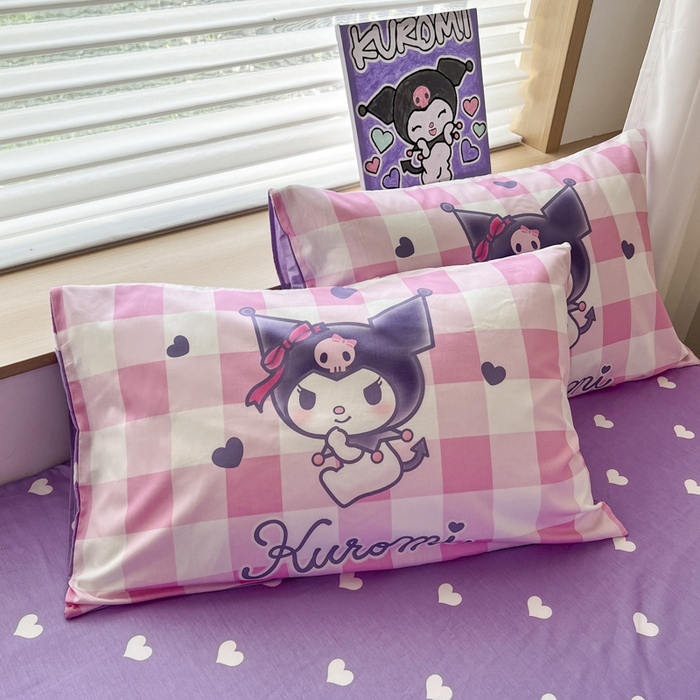 91家纺网 家纺一手货源 找家纺 暮思家居 2024新款正版授权三丽鸥大阪全棉数码印花纯棉四件套 大版-格子库洛米