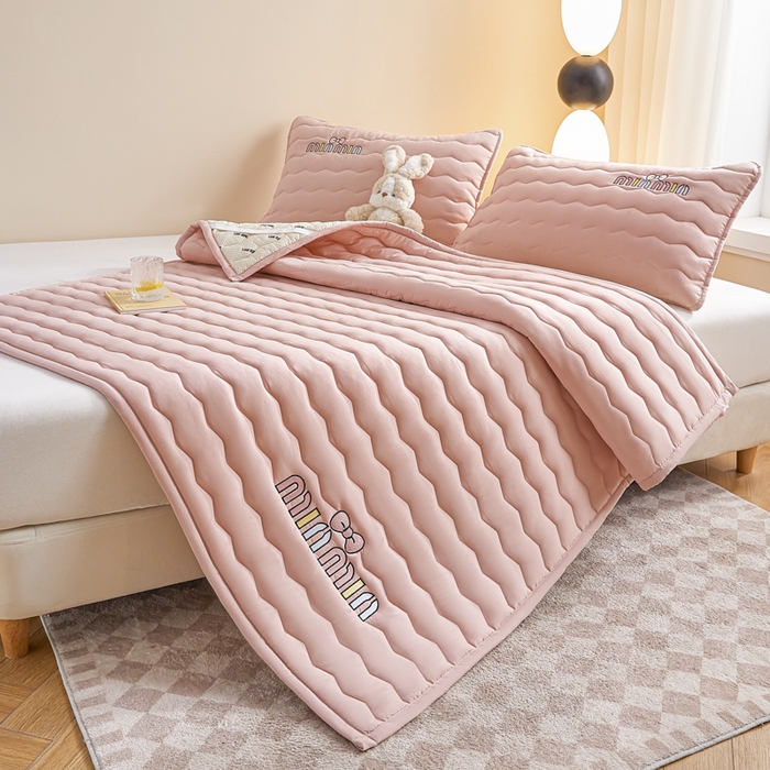 91家纺网 家纺一手货源 找家纺 恋绒家纺 2025新款刺绣款床褥床护垫绣花床垫 mini-湘妃玉