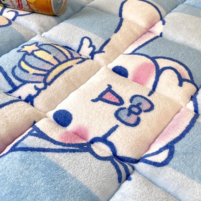 91家纺网 家纺一手货源 找家纺 米帛家纺 2024新款三丽鸥牛奶绒学生软垫 气球玉桂狗