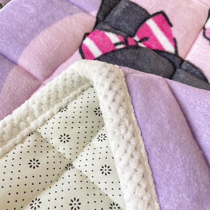 91家纺网 家纺一手货源 找家纺 米帛家纺 2024新款三丽鸥牛奶绒学生软垫 紫色库洛米