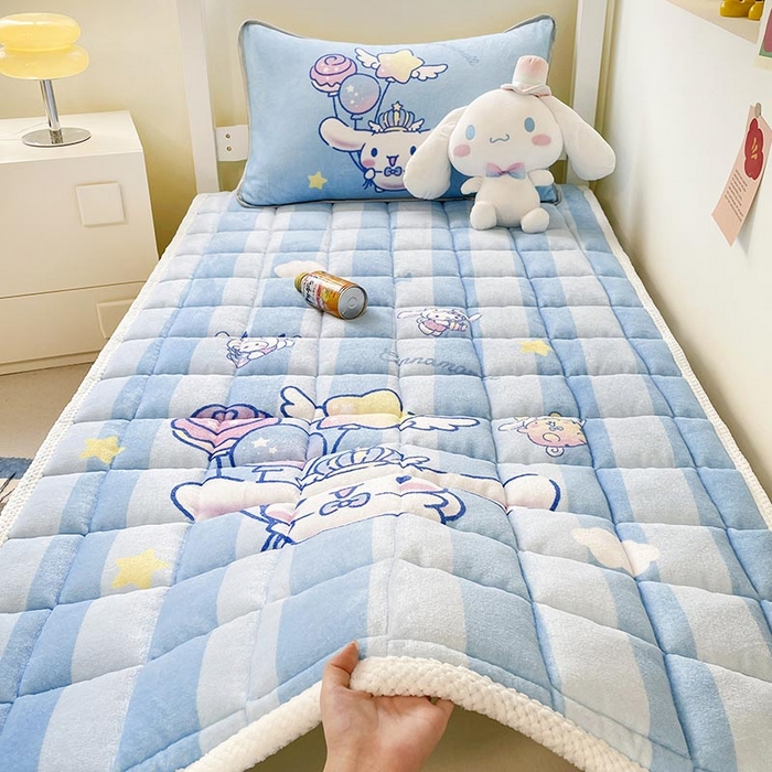 91家纺网 家纺一手货源 找家纺 米帛家纺 2024新款三丽鸥牛奶绒学生软垫 气球玉桂狗