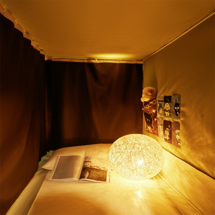 91家纺网 家纺一手货源 找家纺 迪凡保罗蚊帐 2025新款2416纳米环保加厚强遮光大版数码印花学生蚊帐（自带靠墙帘） 奶茶狗