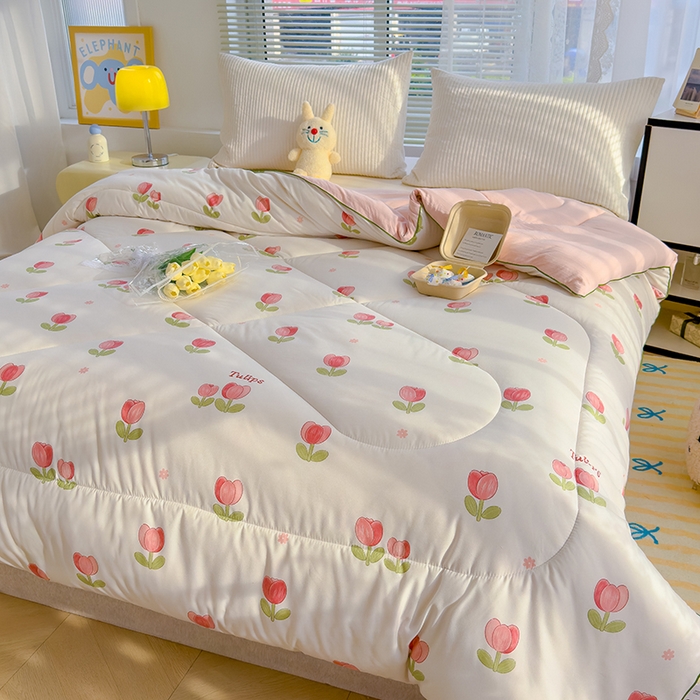 91家纺网 家纺一手货源 找家纺 迪乐妮家居 2024新款亲肤水洗棉印花春秋被 郁金香