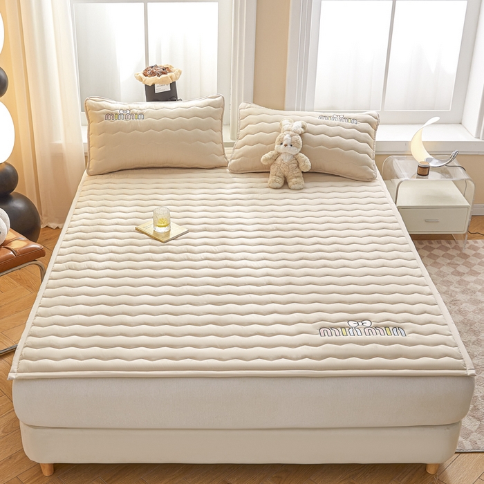 91家纺网 家纺一手货源 找家纺 恋绒家纺 2025新款刺绣款床褥床护垫绣花床垫 mini-奶油杏