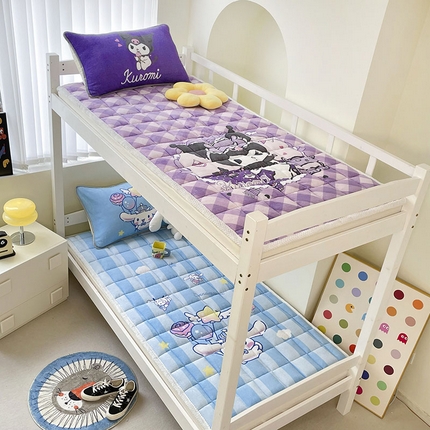 米帛家纺 2024新款三丽鸥牛奶绒学生软垫 斜方格库洛米