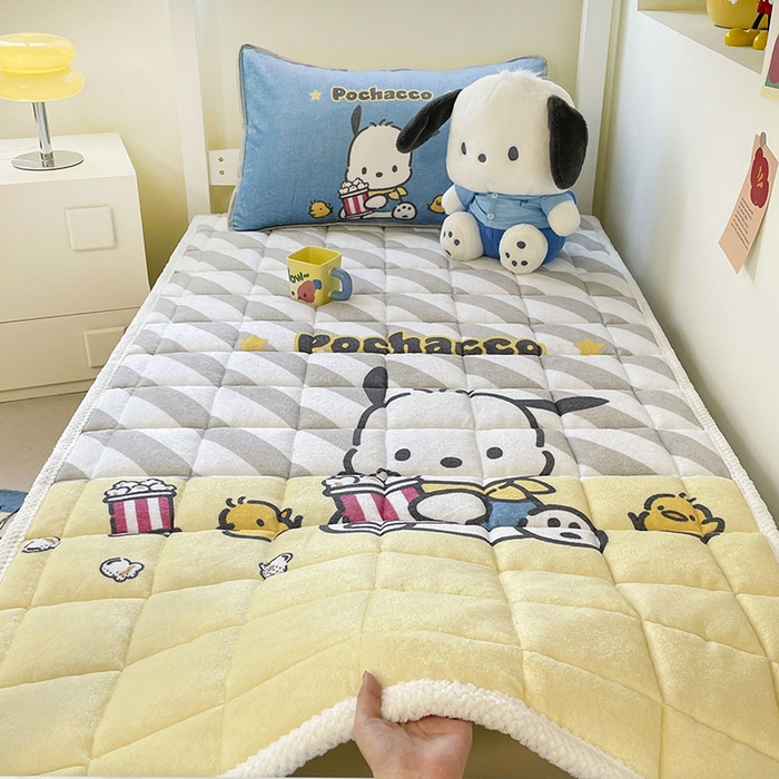 91家纺网 家纺一手货源 找家纺 米帛家纺 2024新款三丽鸥牛奶绒学生软垫 爆米花帕恰狗